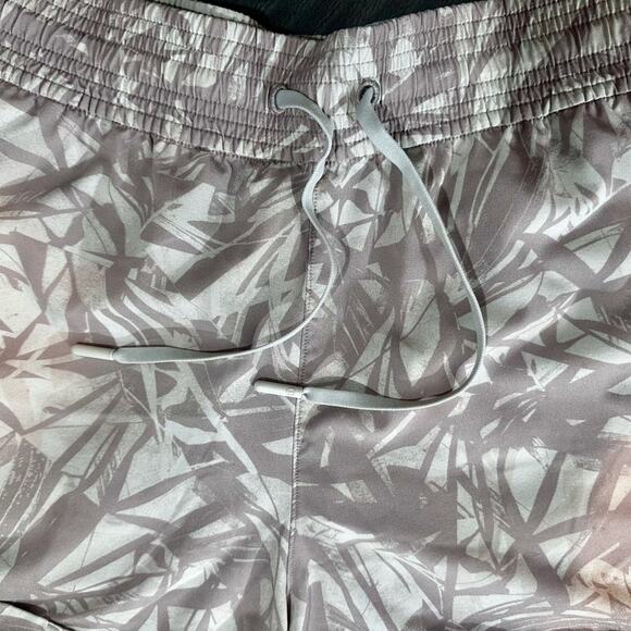 Lululemon casual shorts.  POCKETS! - Picture 2 of 7